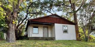 428 E Elm Street Gallery 1