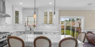 Modern Colonial Single-Family Home Gallery 7