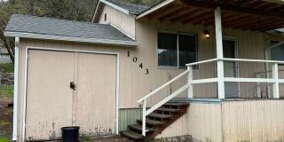 2 bedroom 1 bath Roseburg duplex off Harvard Gallery 1