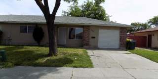 Single story, 3 bed 1.5 bath home. Gallery 1