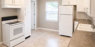 3 Bed / 1 Bath Home in Dubuque Gallery 1