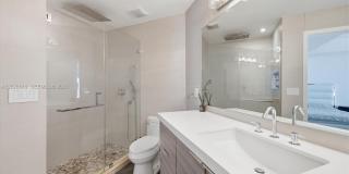 2558 NE 206th Ter Gallery 21