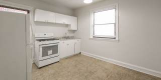 3300-02 N. Claremont / 2334-44 W. School Gallery 21