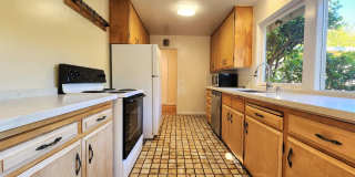 Charming three-bedroom, two-bath home in Midtown Palo Alto. Gallery 7