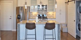 Luxury Lofts 2 Bedroom 2 bath 2nd Floor Condo Gallery 1