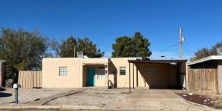 Spacious 2 Bed/1 Bath/Second Living Area/Pet Friendly!!! Gallery 1