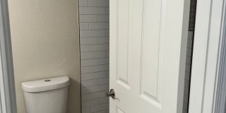 Stunning & Spacious 2 BR / 2.5 BA Townhome – Move-In Ready! Gallery 27