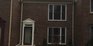 Gorgeous Updated 2BR 3BA Town house Gallery 4