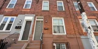 Stunning 3-Bedroom/1.5 Bathroom Townhome in West Passyunk! Available NOW! Gallery 1