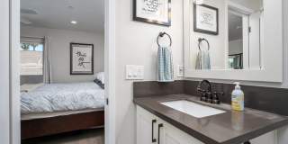 Beautiful 3 bed 2.5 baths "fully furnished" townhouse in the charming neighborhood of University Heights. Gallery 30