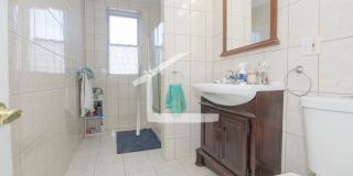 Charming 4 Bedroom-No Broker Fee Gallery 7