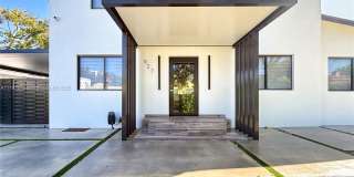 927 Southwest 18th Avenue Gallery 1