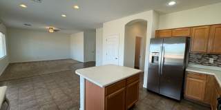 4 Bedroom - 2.5 Bath - 2485 Sq. Ft - Sahuarita Gallery 11