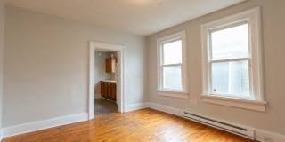 323 S Raleigh Street Gallery 13