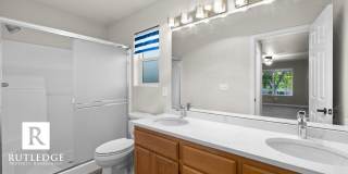 3 Bedroom + Office in Central Point! Gallery 20