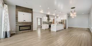 Beautiful 4bed/2.5bath Home in Desirable West Seattle Location! Gallery 5