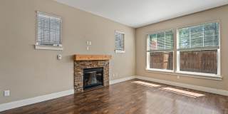 Close proximity to Old Mill District and downtown Gallery 11