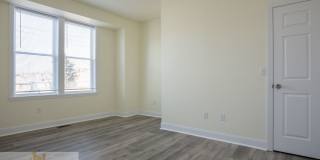 Updated 4BR House with 2 full baths and yard! Gallery 24