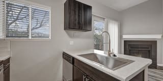 Summit Riverside Apartments Gallery 12