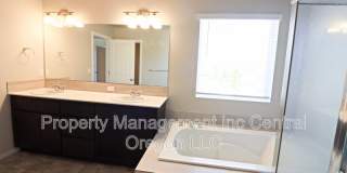 61581 SE Lorenzo Dr Gallery 12
