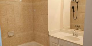 Beautiful 3BR Townhome in Burtonsville | Garage, Deck & Community Amenities Gallery 23