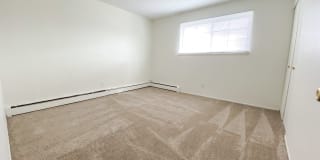 Evergreen Village Apartments & Townhomes Gallery 13