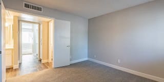 Parq on 50th Gallery 16