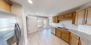 Beautifully Upgraded Home with Large Eat-In Kitchen And Spacious Primary Suite Gallery 8