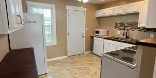 Cute 2 Bed 1 Bath Gallery 5