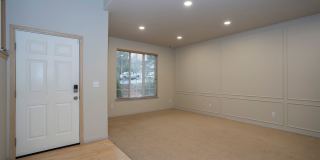 Modern 4 Bedroom, 2.5 Bath Home In Silver Creek w/AC Gallery 6
