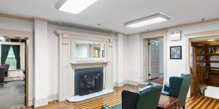 152 N MAIN Street Gallery 21