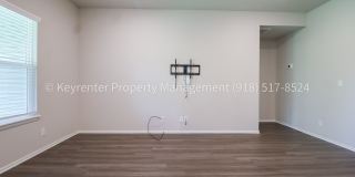 Beautifully Updated 4Bed/2Bath Home, Backs Up to Greenbelt! Gallery 22