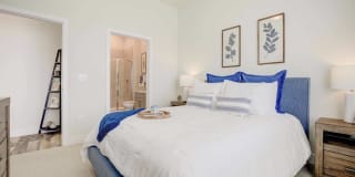 Larkspur Creekside Age 55+ Apartment Homes Gallery 13