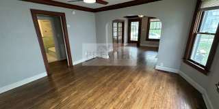 5618 Forest Ave Kansas City, MO 64110// 3 Bedroom Single Family Home// Move in Ready// Rent: $1300 Deposit: $1300 Gallery 10