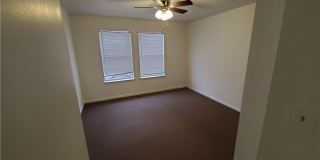 1536 W 40th Street Gallery 25