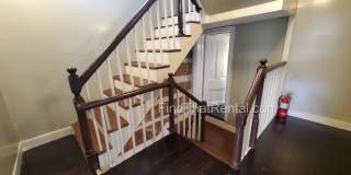 Downtown pet-friendly 3bd w Fenced Yard, Laundry, Screened Porch, Dishwasher, and nearby weekly farmer's market Gallery 13