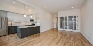 903 West Armitage Gallery 6