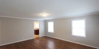 3 Bedroom, 1.5 Bath! New on the Market and Newly Renovated! Better Hurry!! Gallery 4