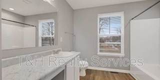 156 Haugh Street Gallery 32