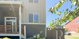 Modern End-Unit Townhome with Private Fenced Yard, Gourmet Kitchen & Spacious Layout Gallery 4