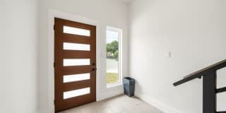 Room in 3 Bedroom Home at Princeton Ave Gallery 6