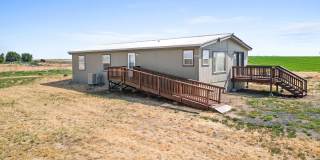 Country Living with a Huge Shop - 3BR on Acreage, Livestock Welcome! Gallery 1