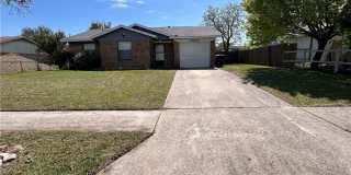 2204 Lamplight Drive Gallery 1