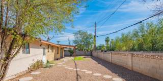 1047 E Alameda Dr Gallery 38