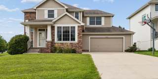 Gorgeous 4 Bedroom In The Grove!! Gallery 1