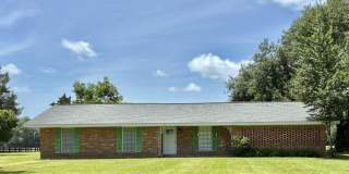101 Sonnier Road Gallery 1