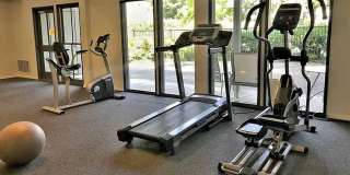 1 Bedroom Condo close to Washington Square with seasonal outdoor pool and move in special! Gallery 11