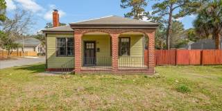 Charming 2BR Home in Ardsley Park – Walk to Starland Yard  Local Favorites! Gallery 1