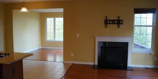 25575 AMERICA Square Gallery 11