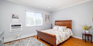 140 Baltimore Gallery 16